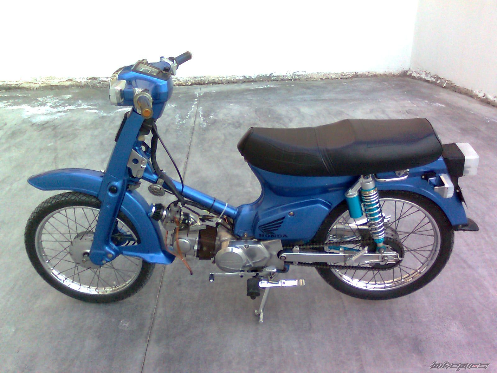 Photo 1585749