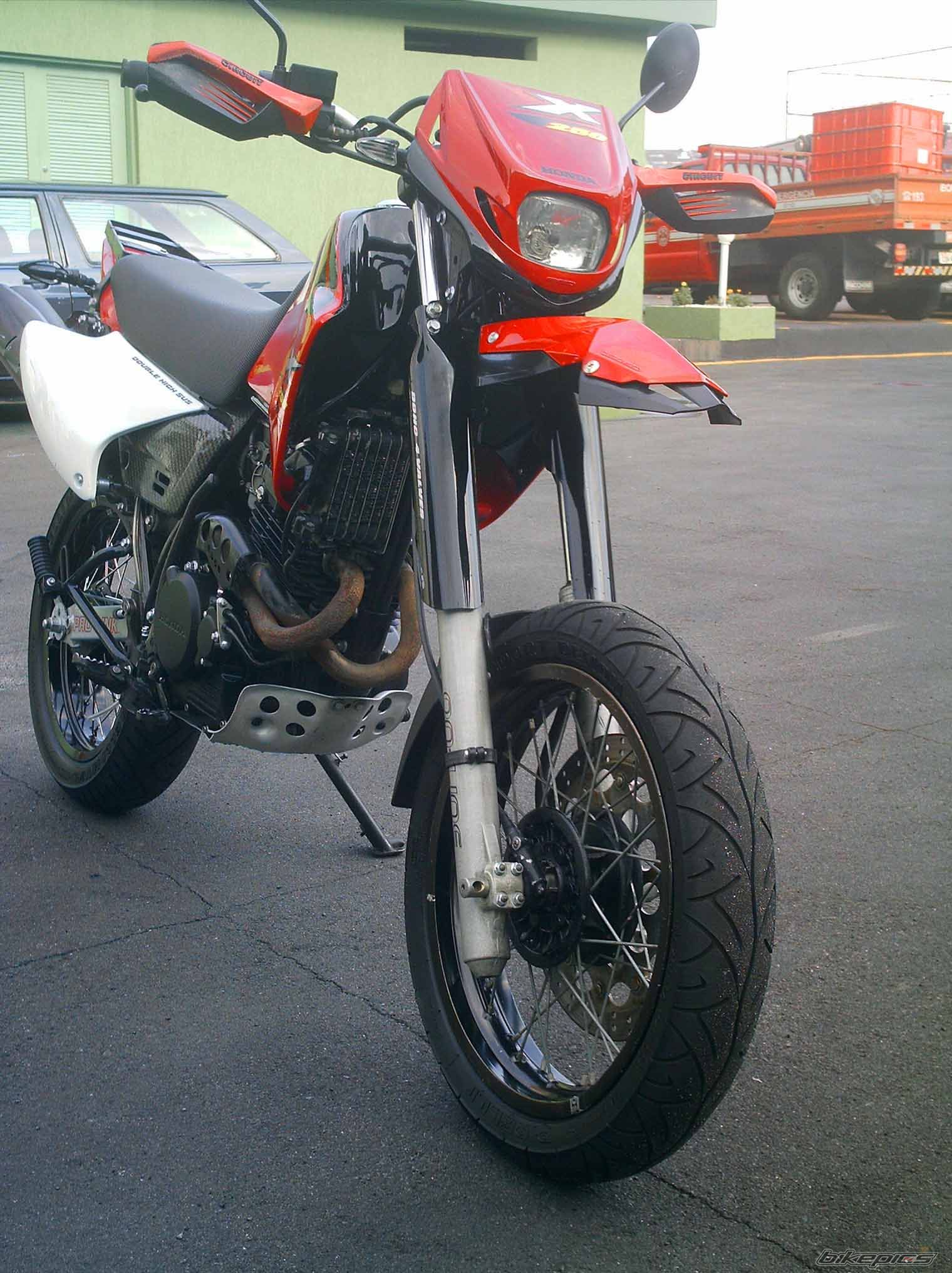 Photo 1585768