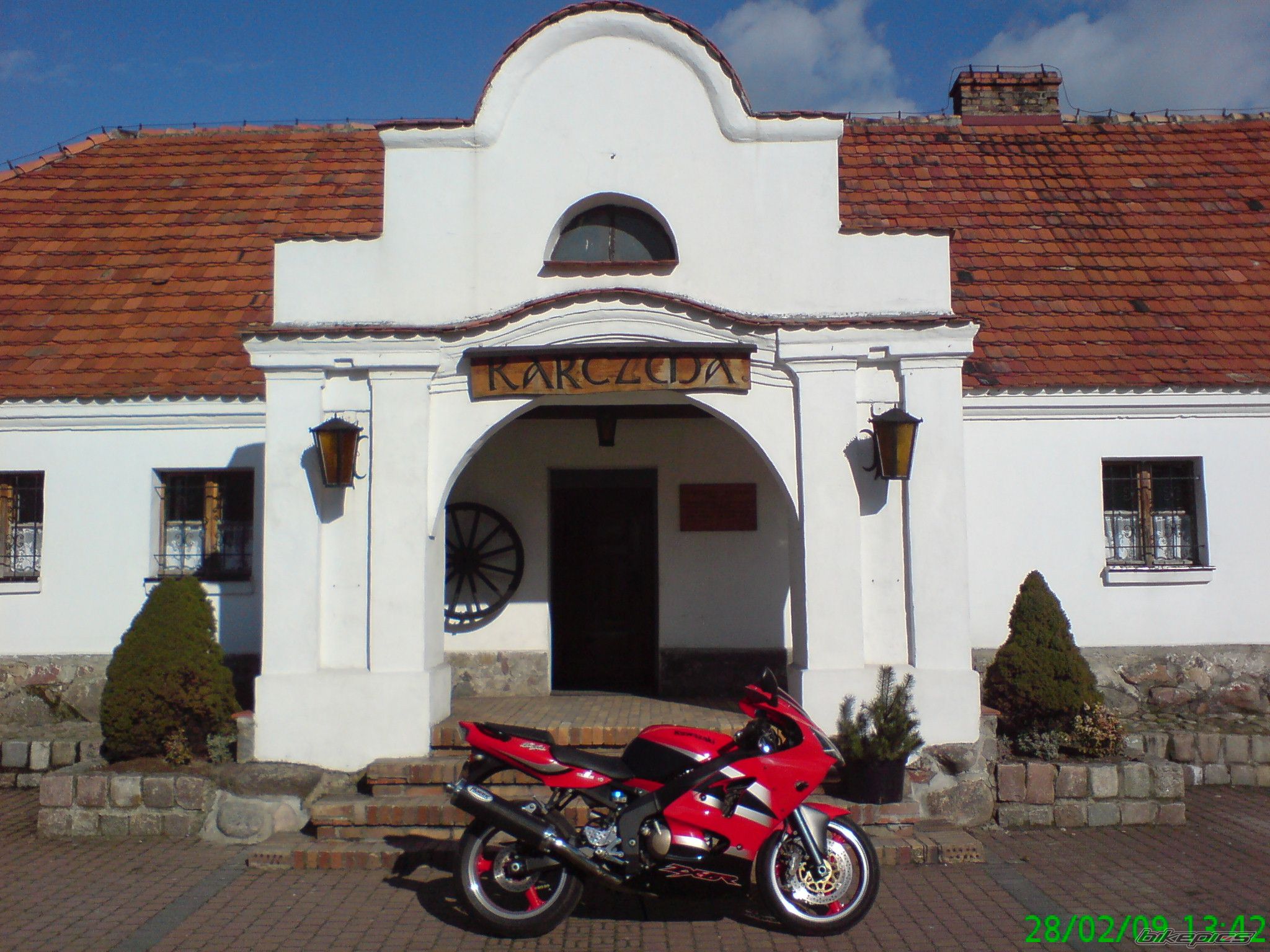 Photo 1585776