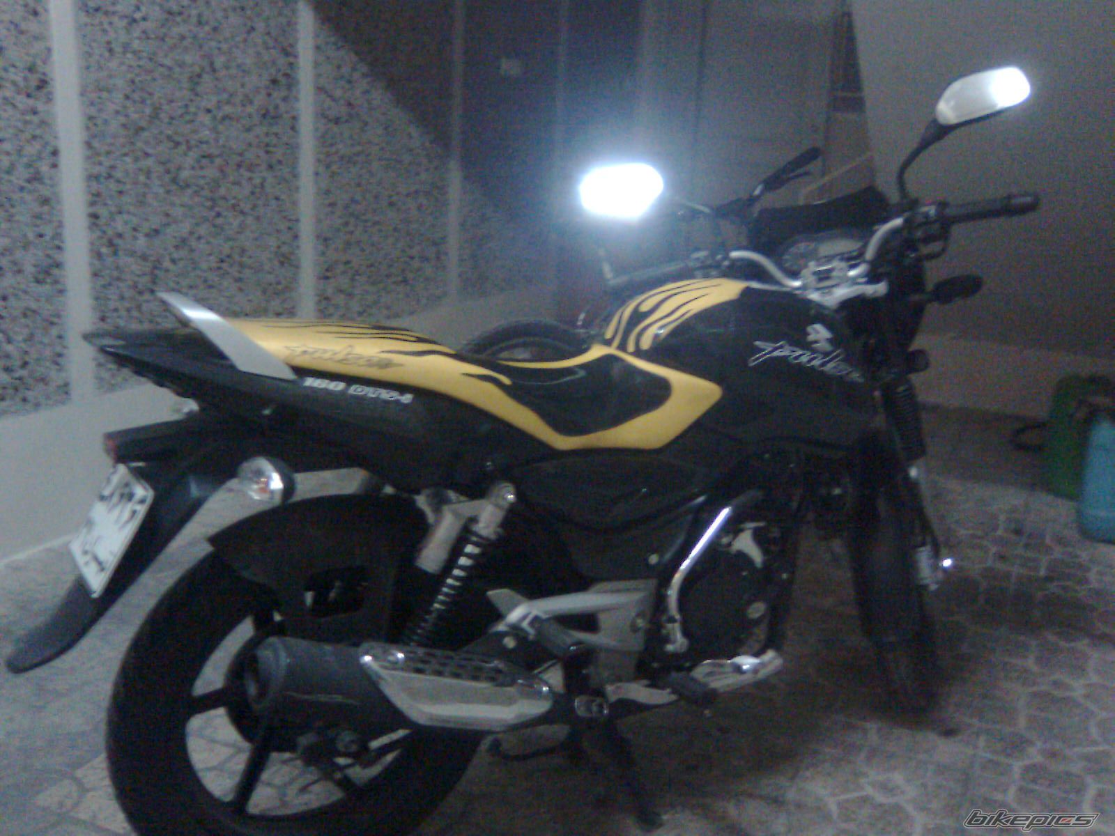 Photo 1585784