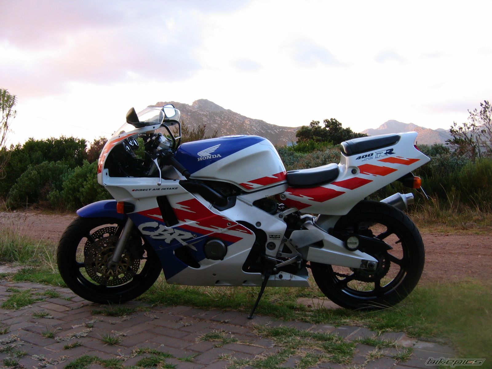 Photo 1585828