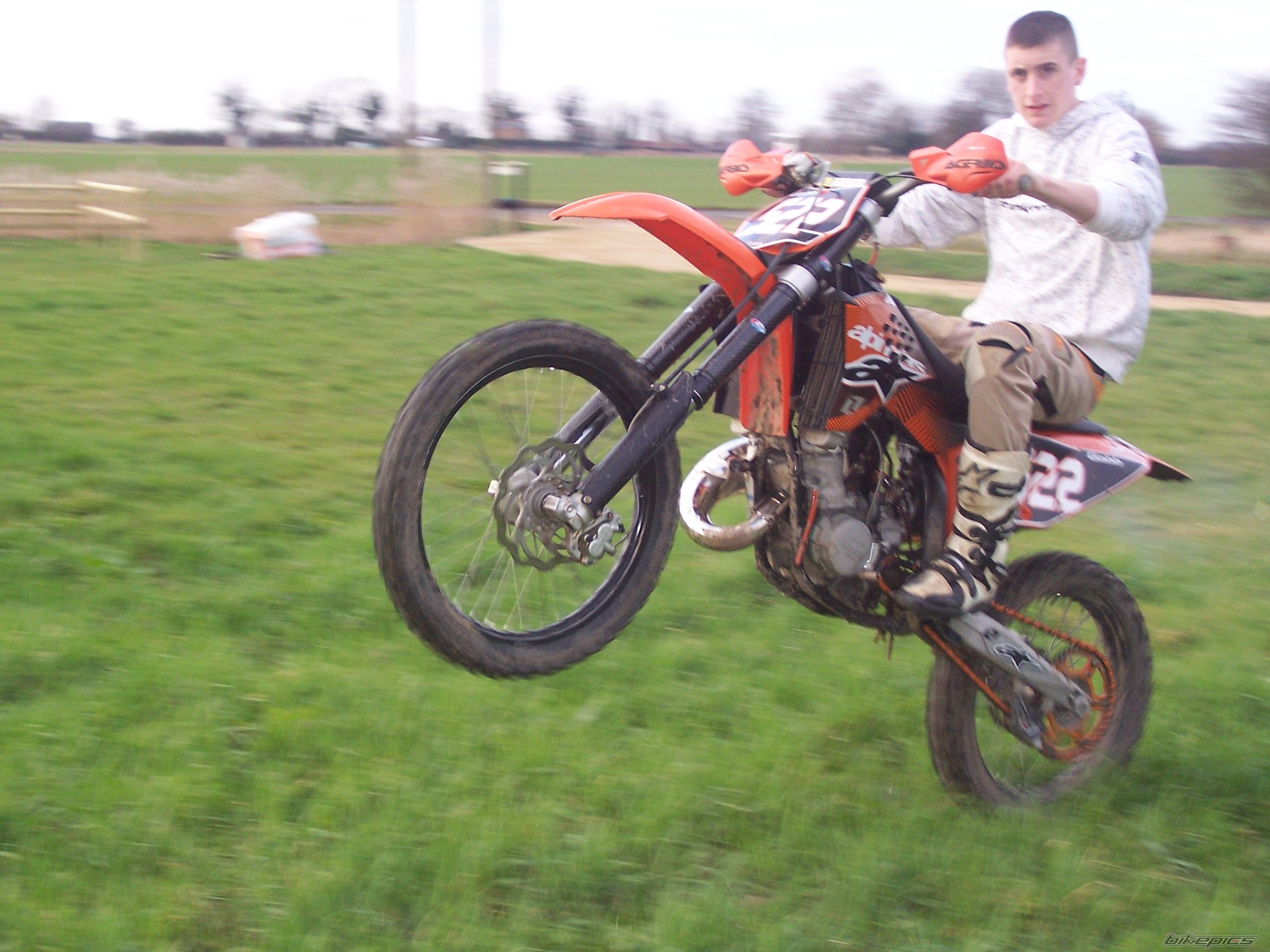 Photo 1585834