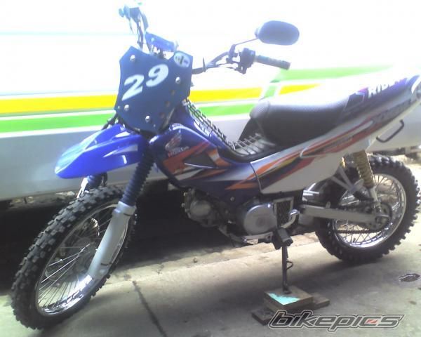 Photo 1586045