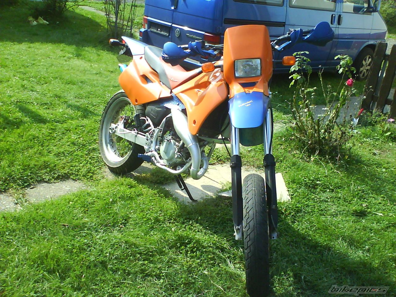 Photo 1586145