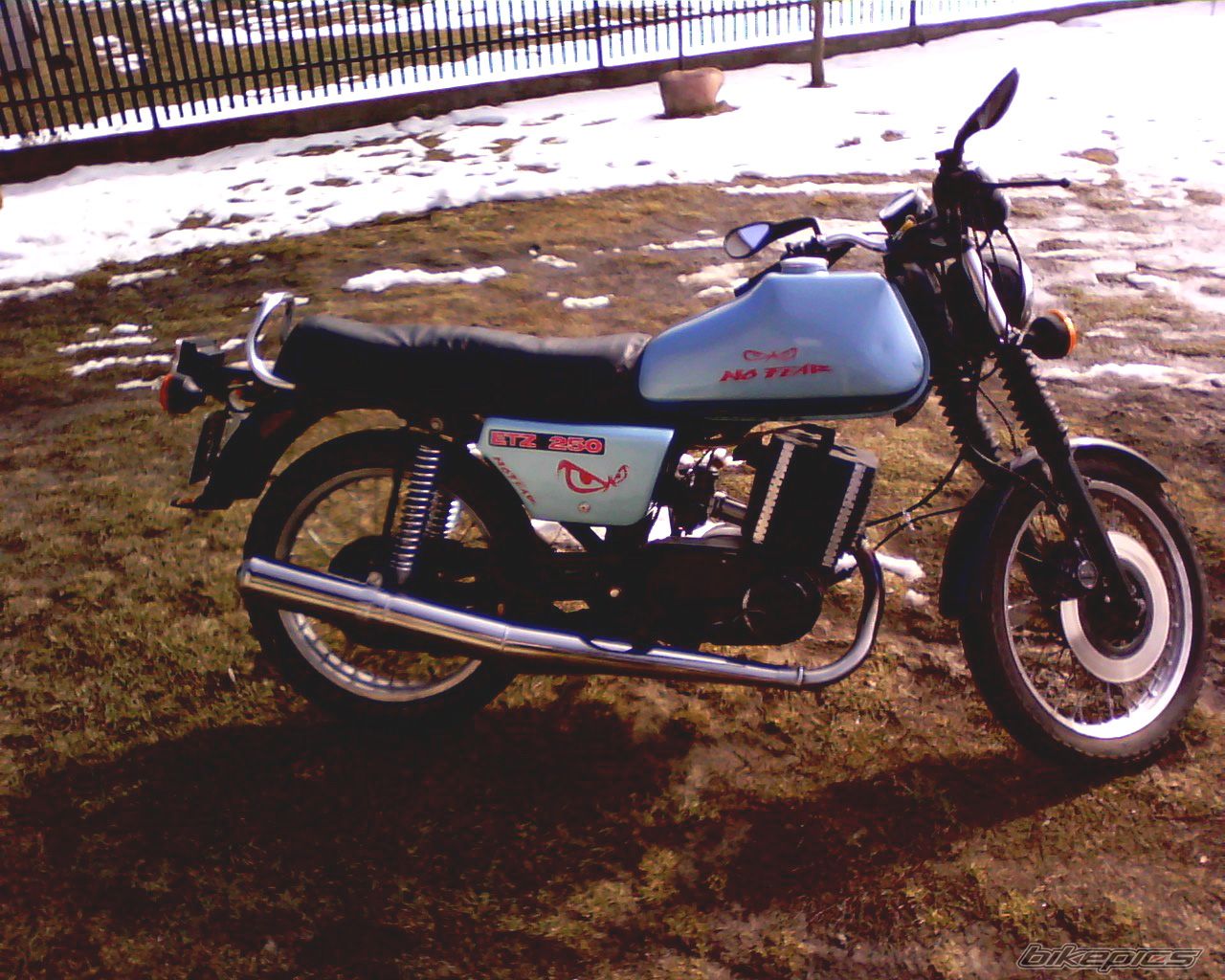 Photo 1586191