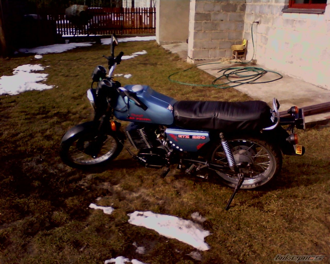 Photo 1586194