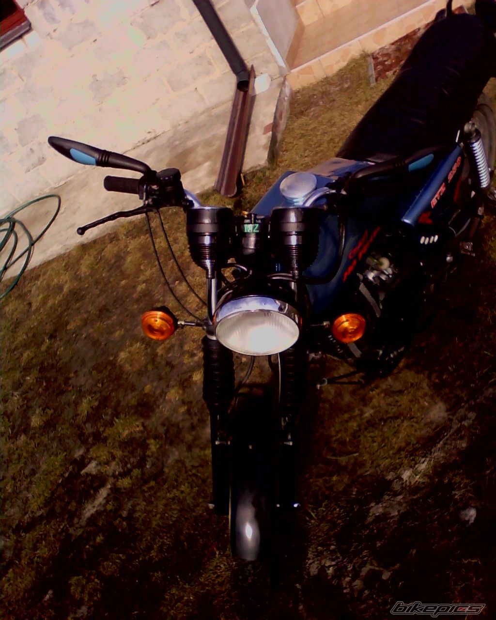Photo 1586202
