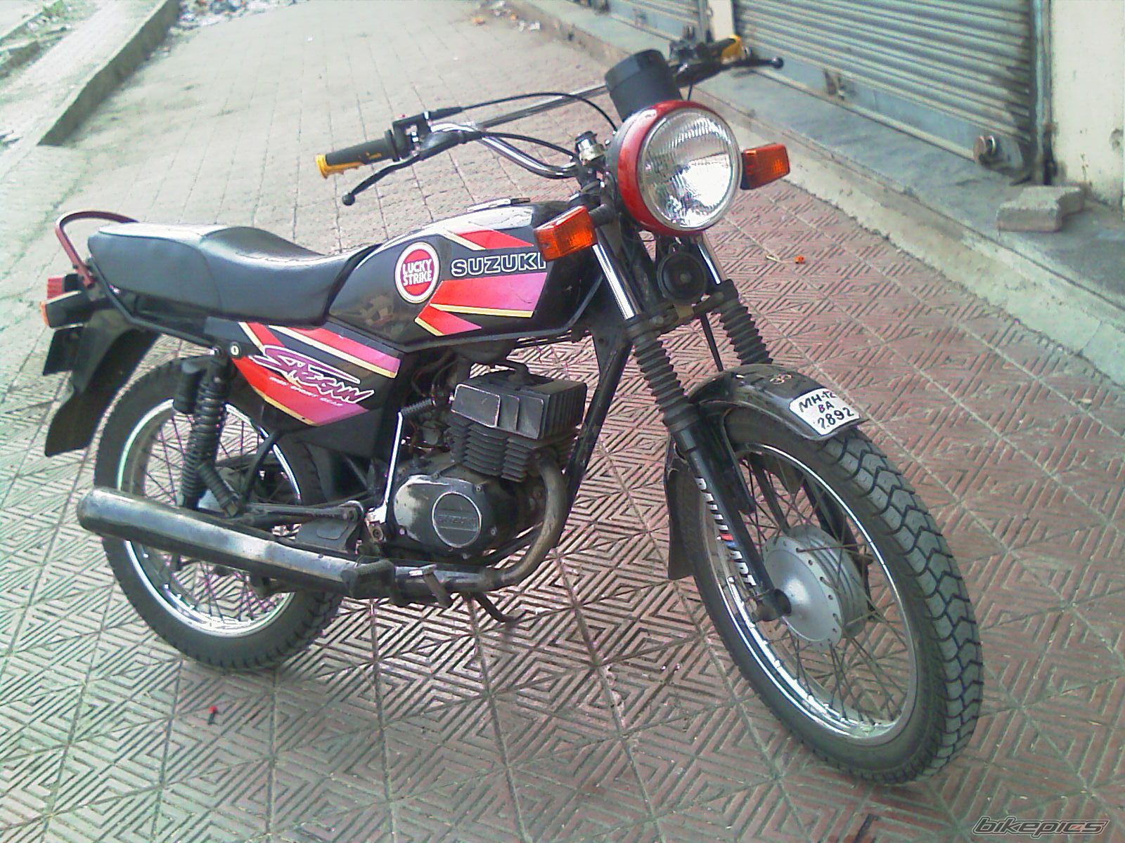 Photo 1586246