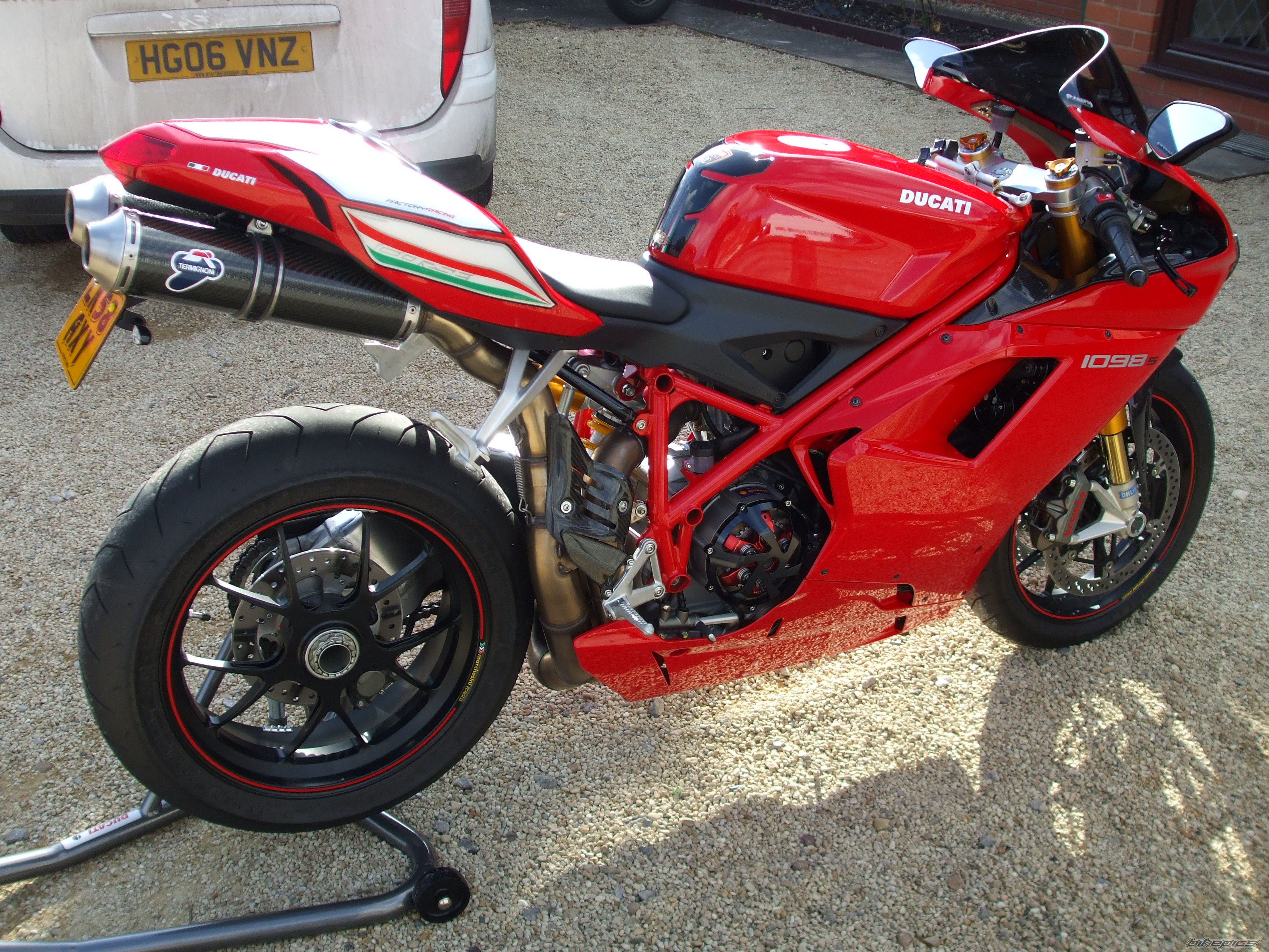 Photo 1586321
