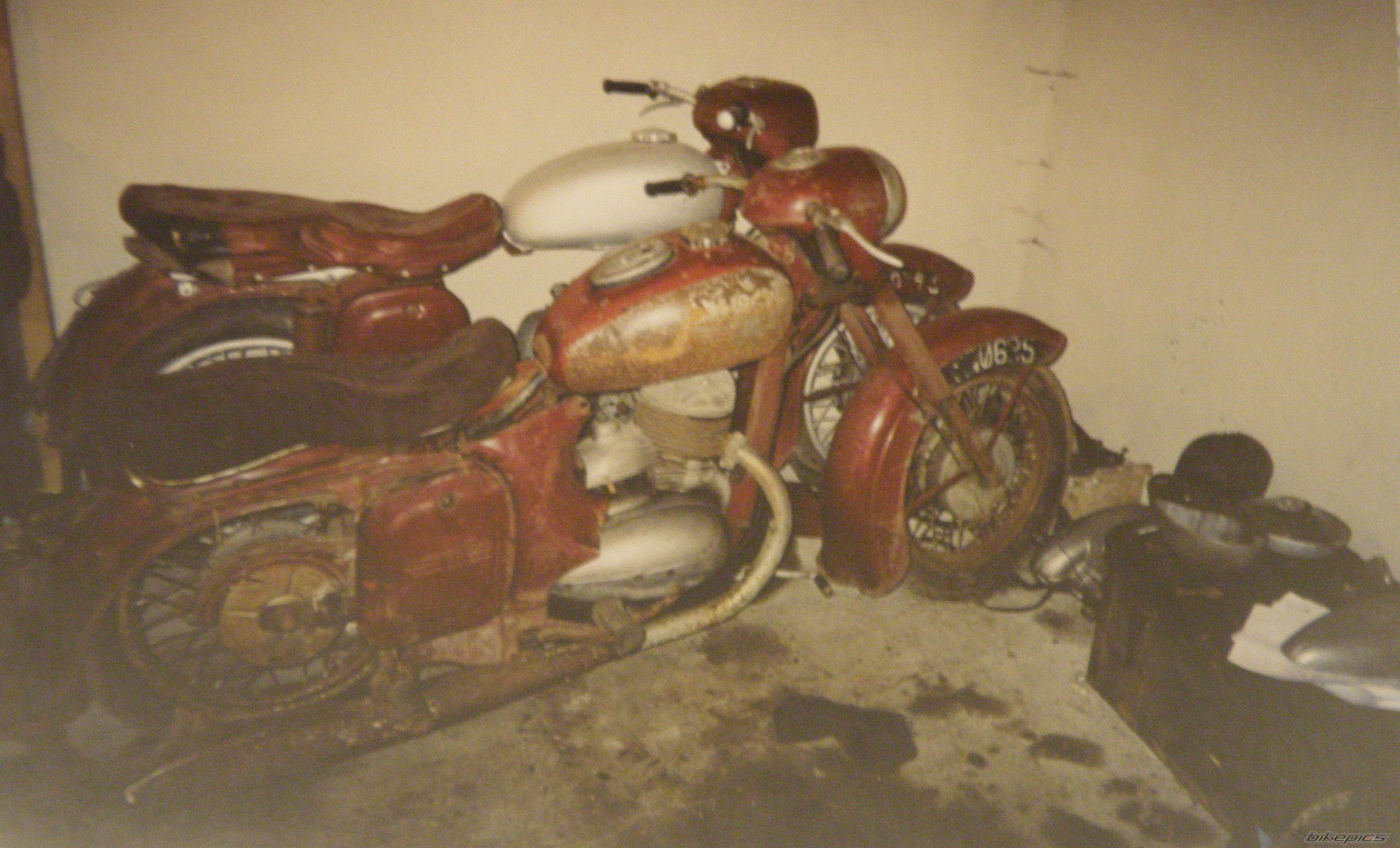 Photo 1586369