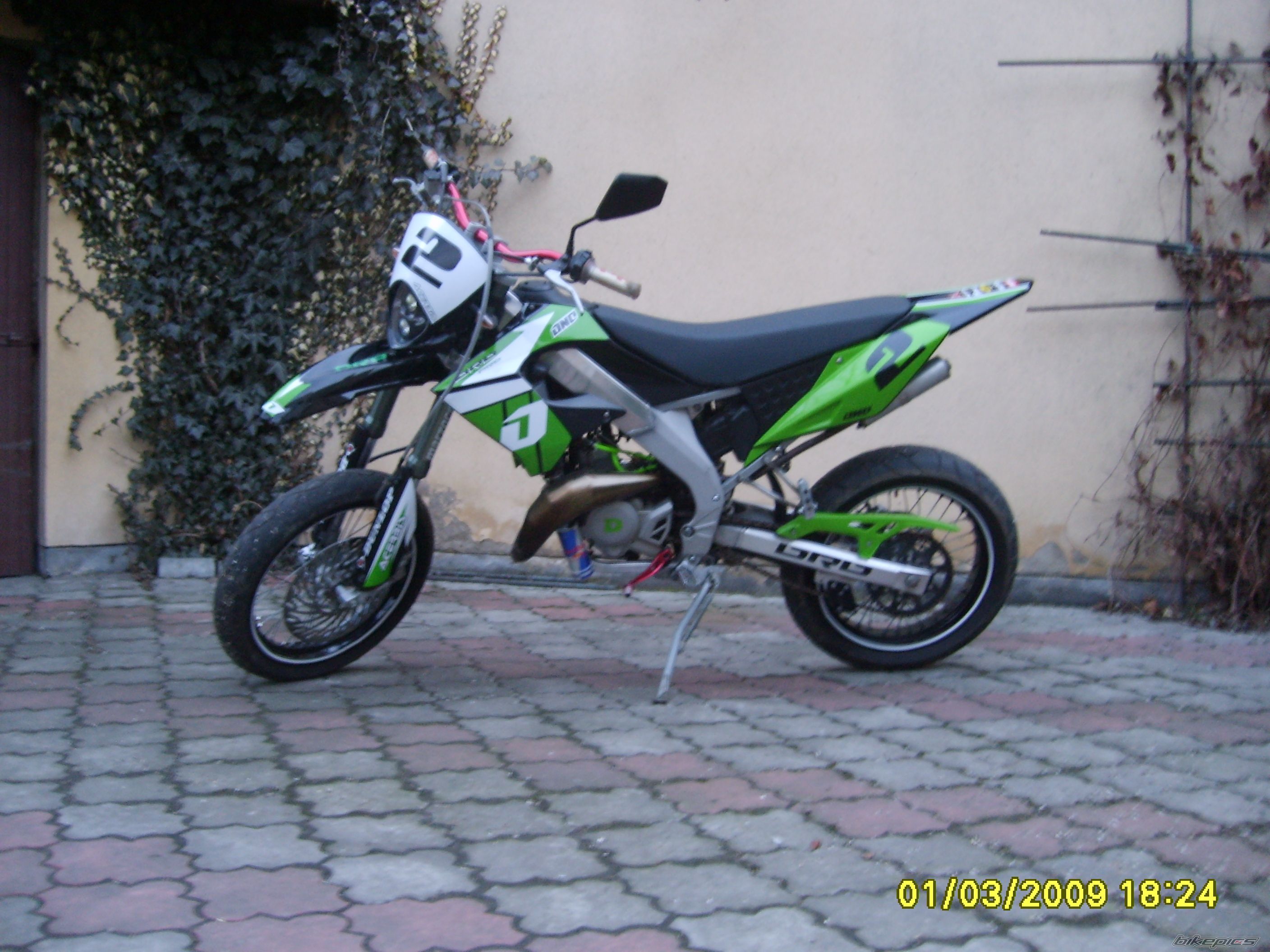 Photo 1586526