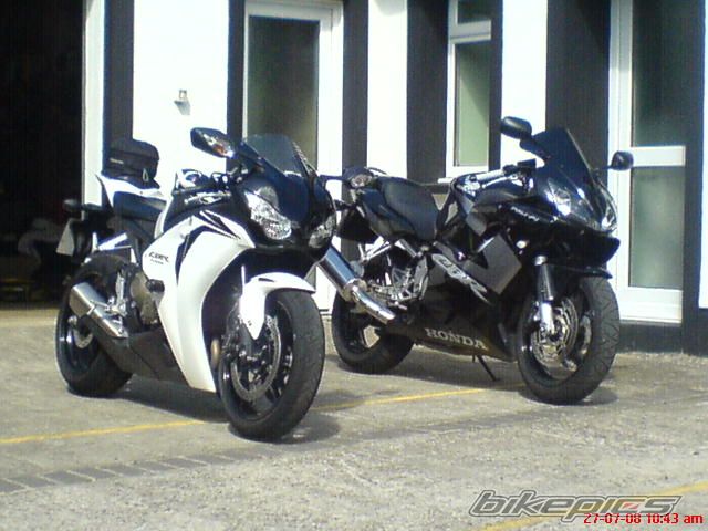 Photo 1586543