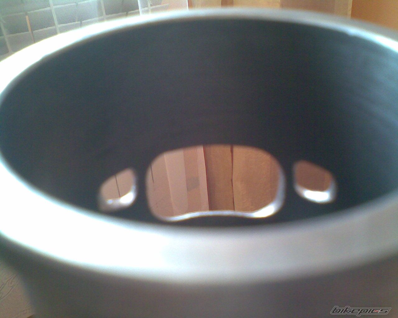 Photo 1586774