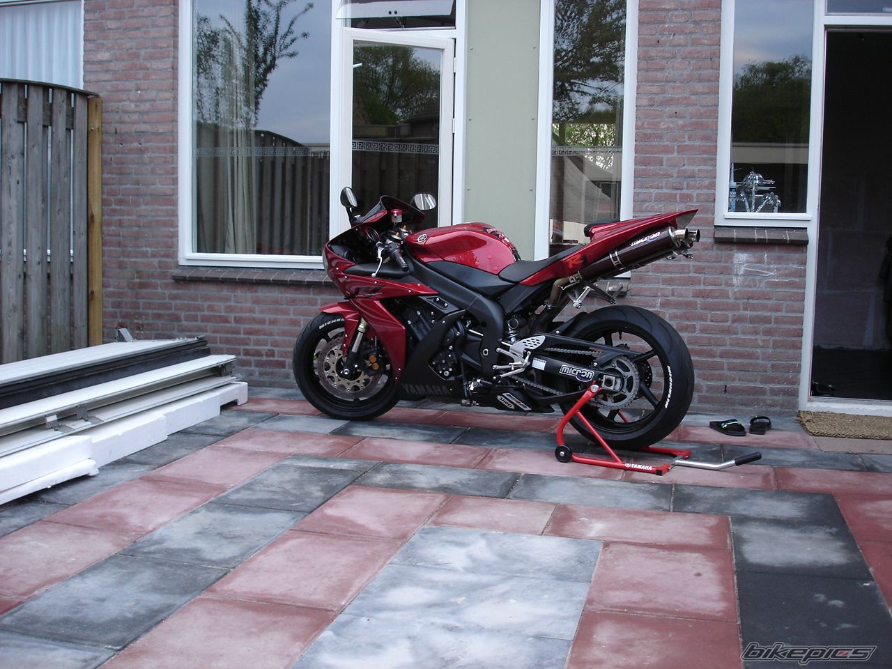 Photo 1586947