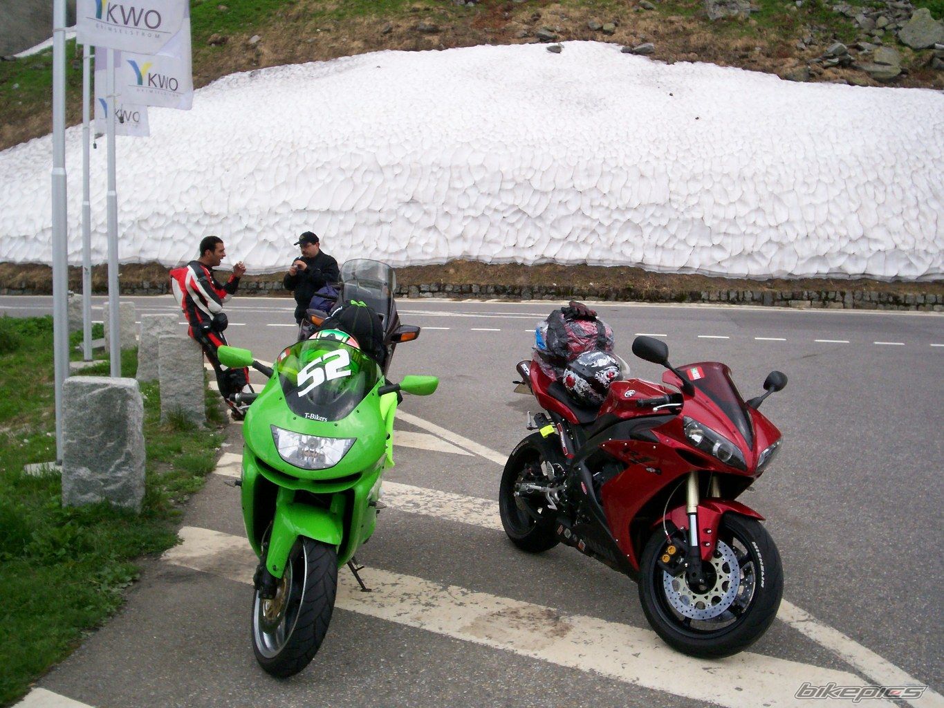 Photo 1586960