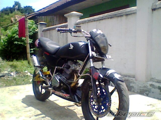 Photo 1586995