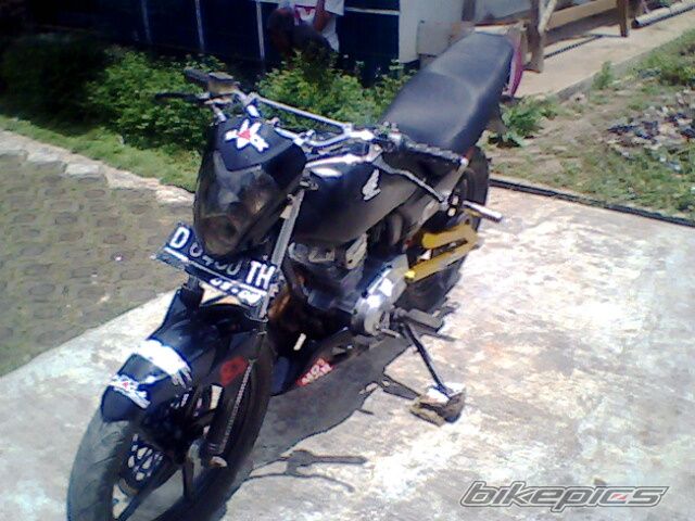 Photo 1586998