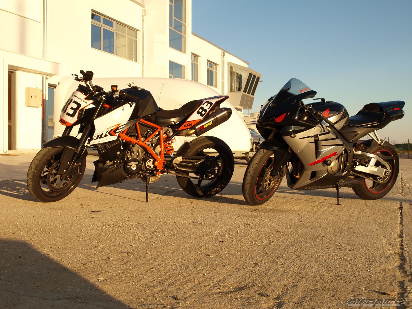 Photo 1587069