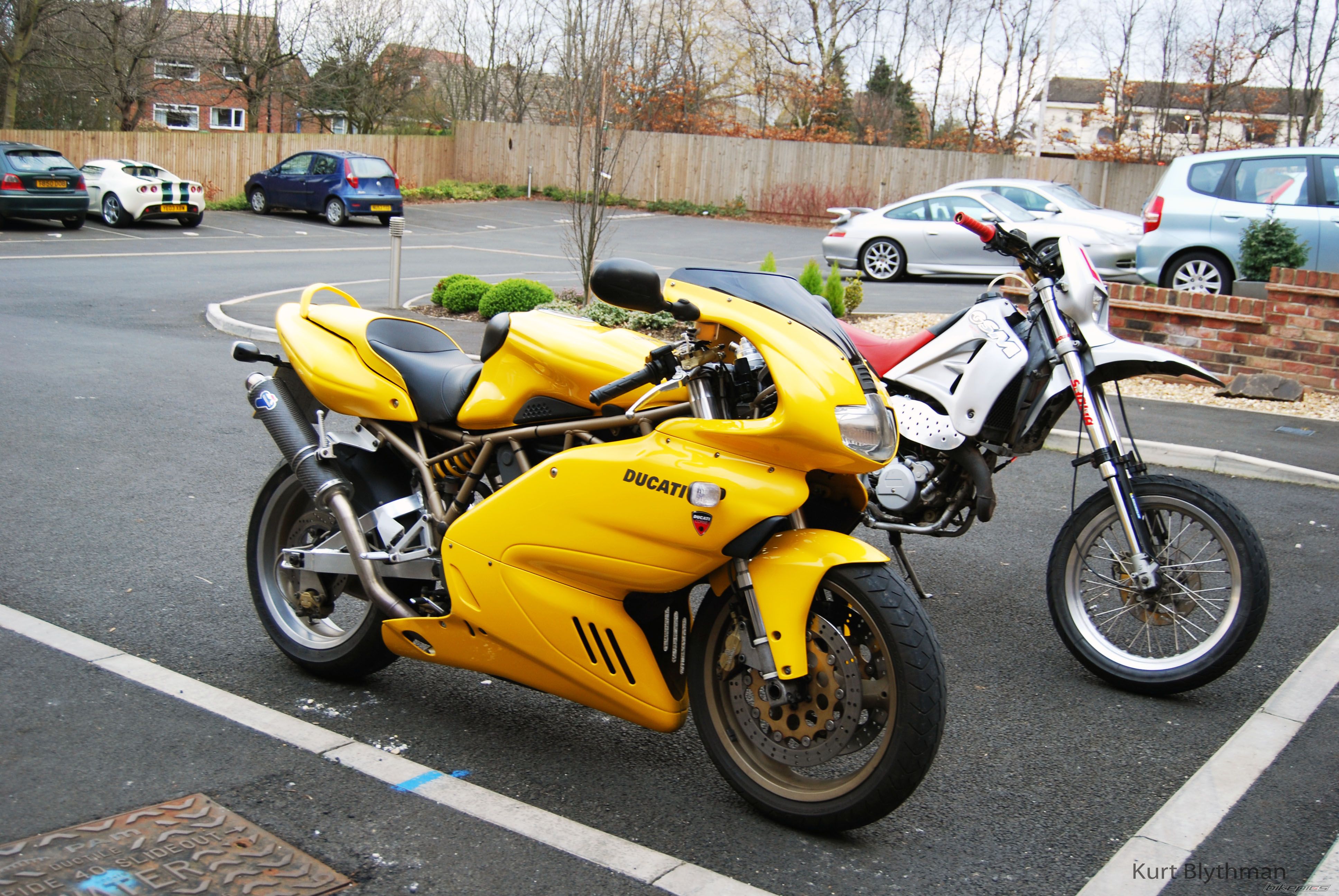 Photo 1587137