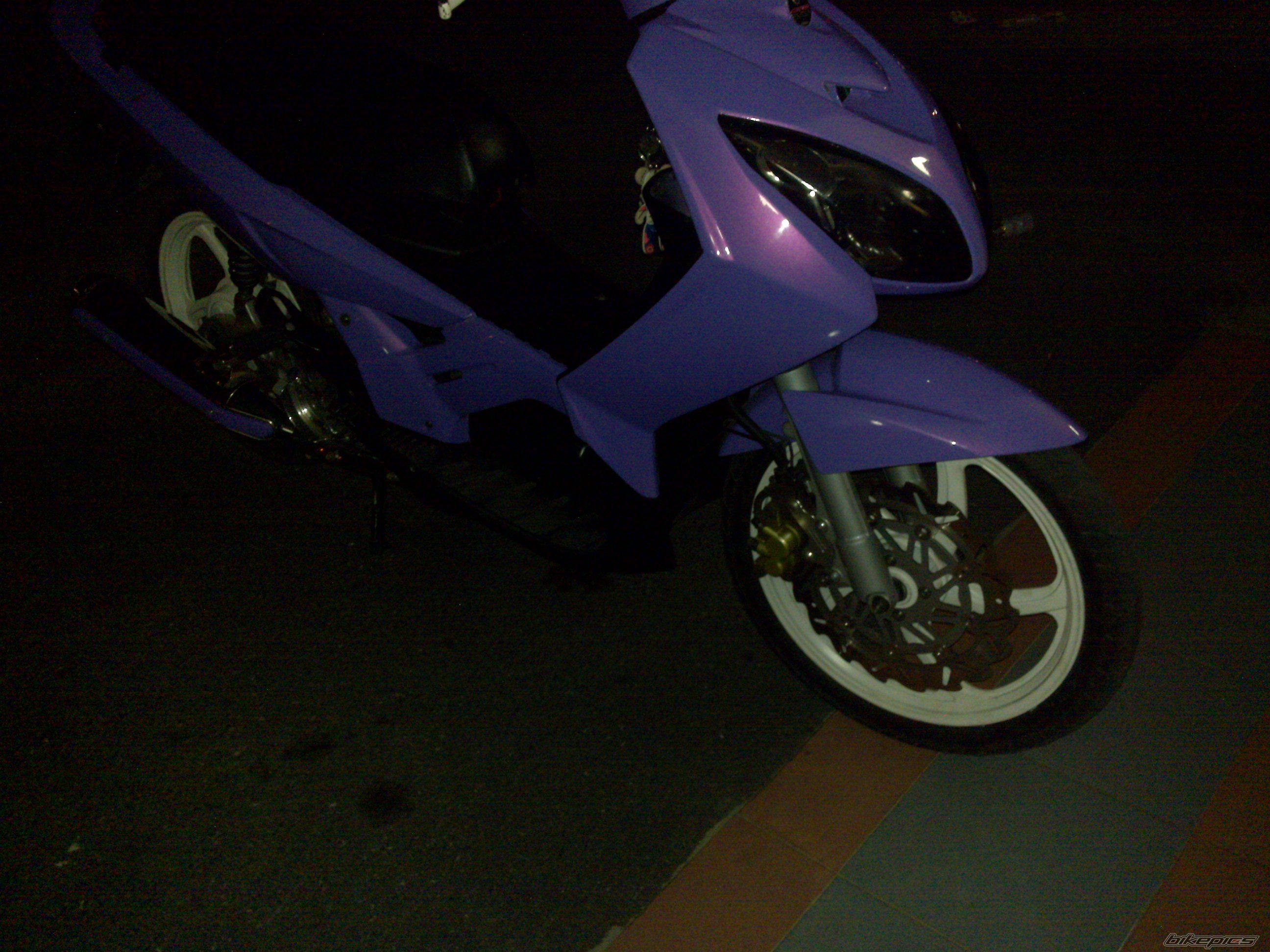 Photo 1587143