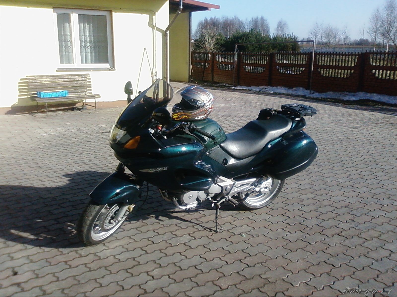 Photo 1587151
