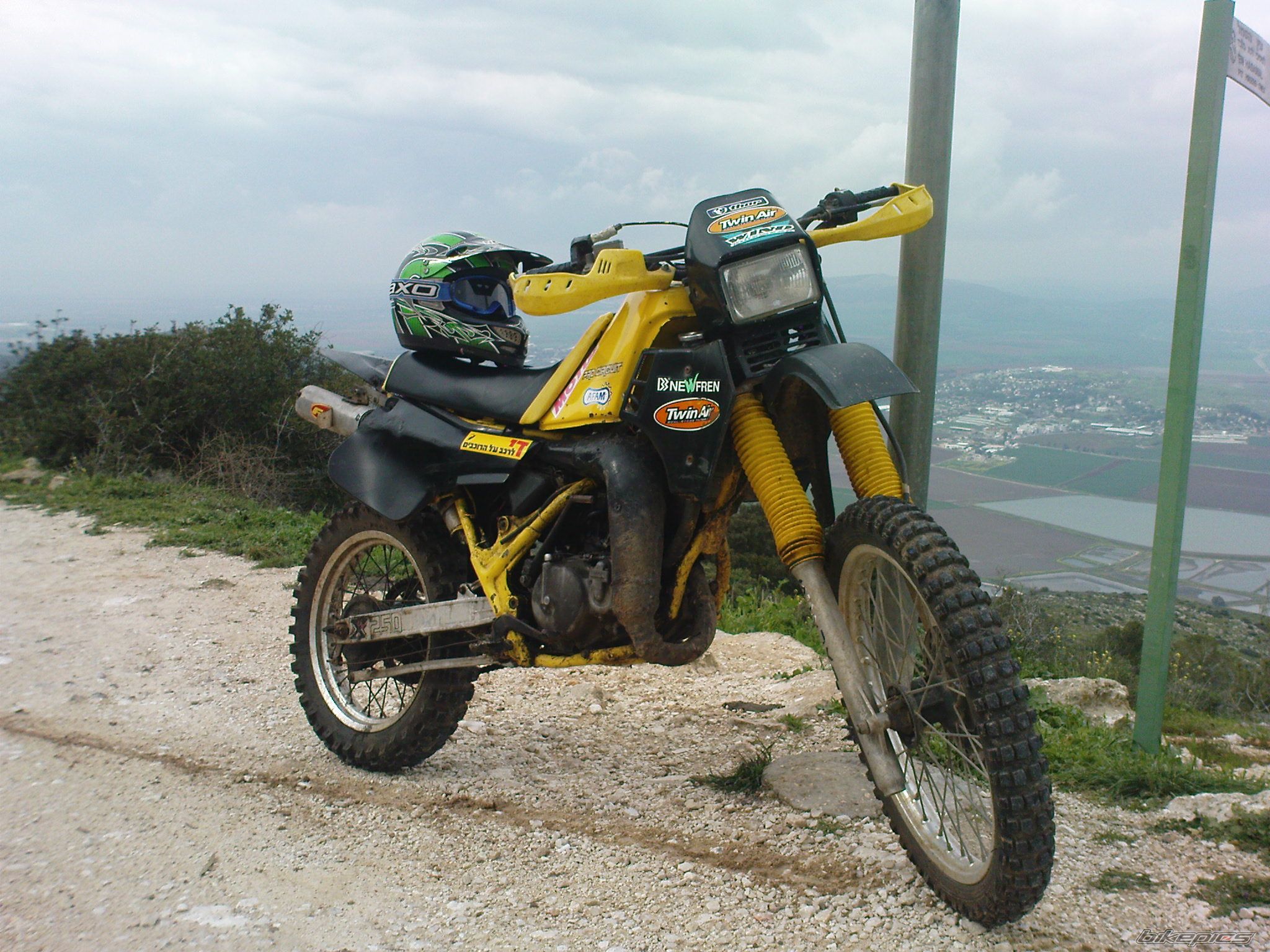 Photo 1587259