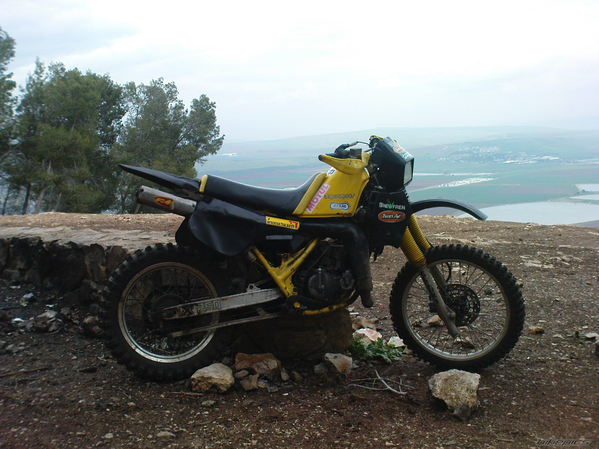 Photo 1587267