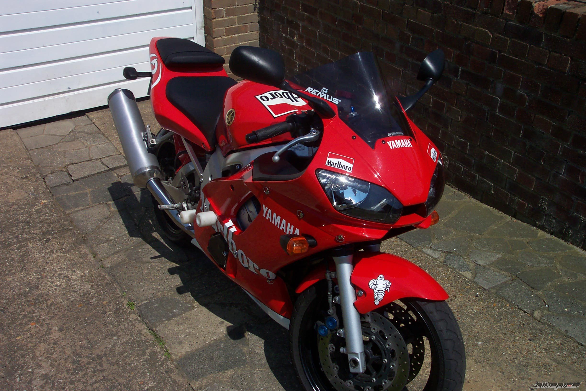 Photo 1587303