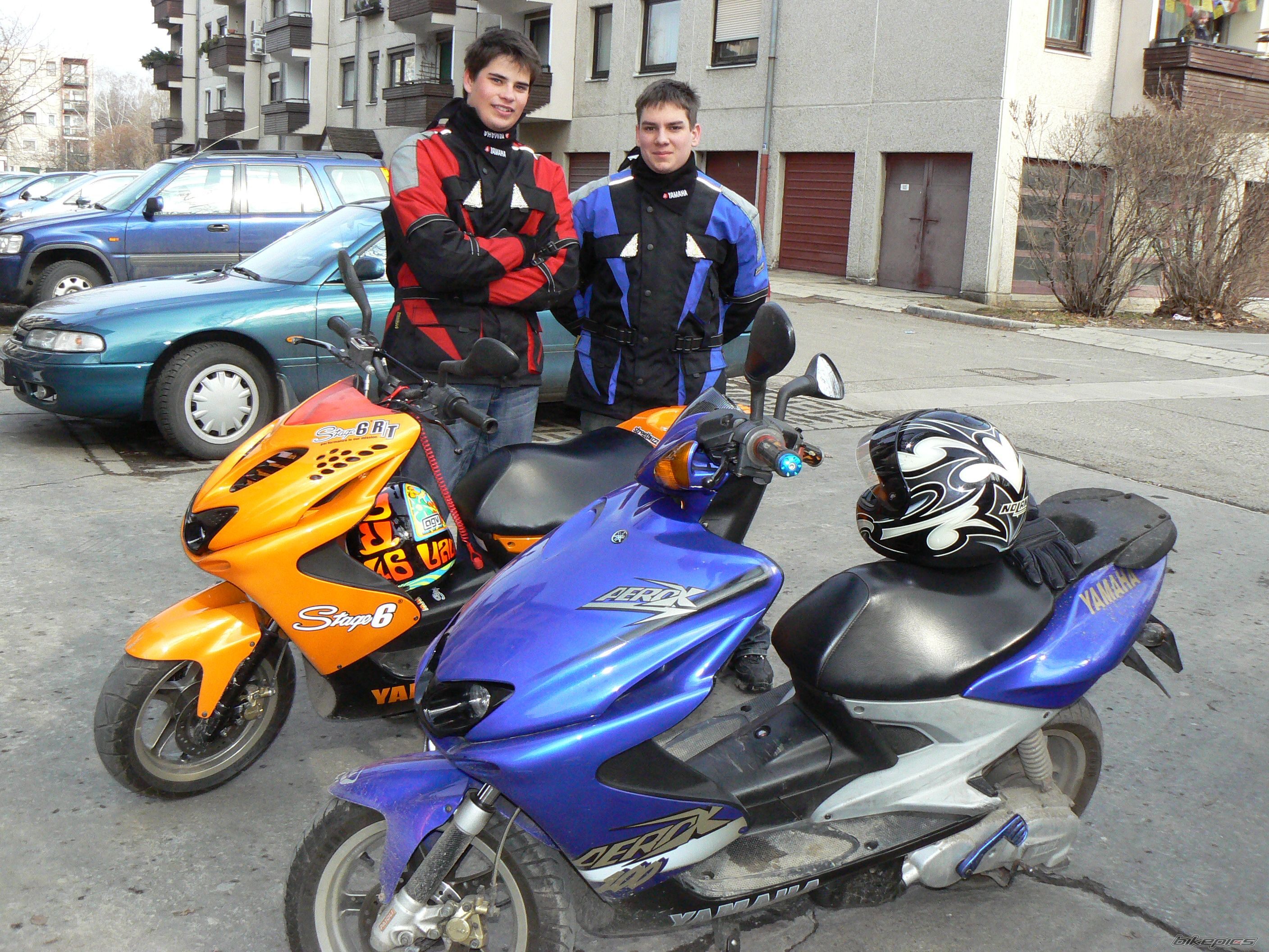 Photo 1587372