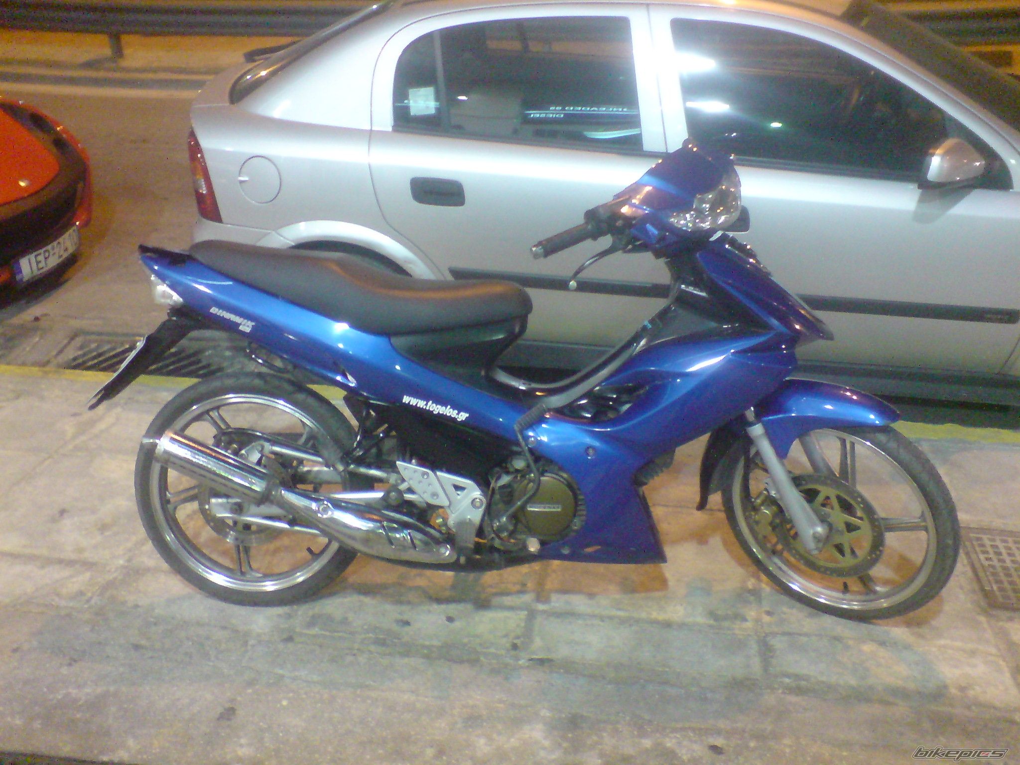 Photo 1587473