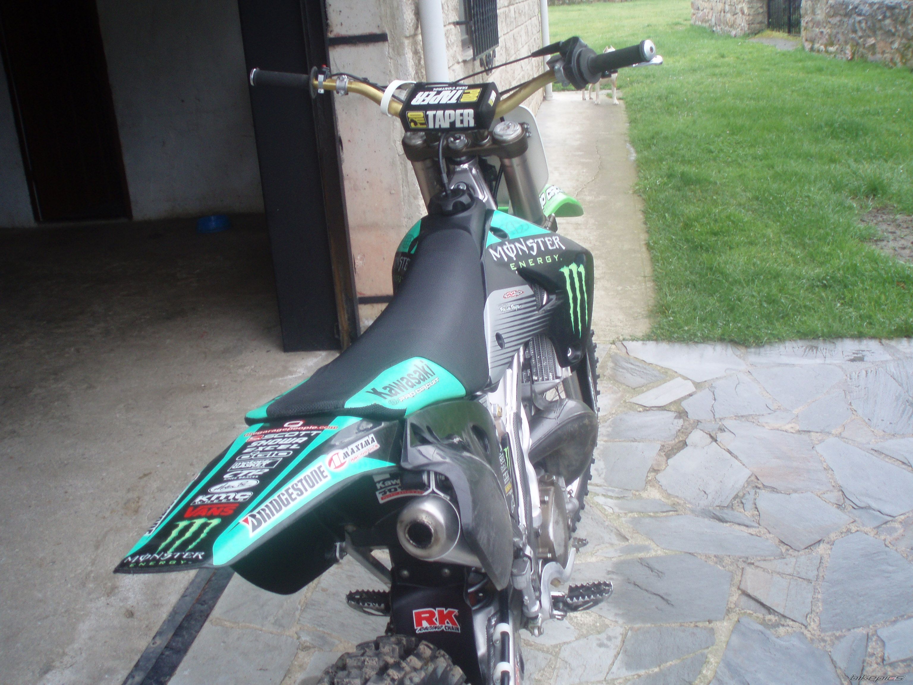 Photo 1587560