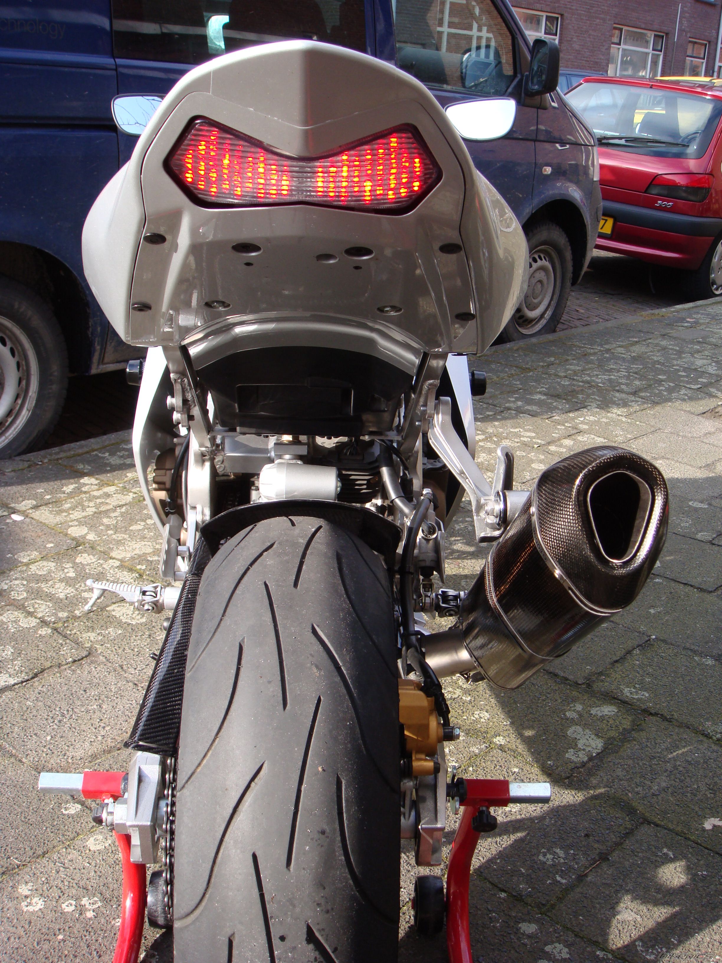Photo 1587623