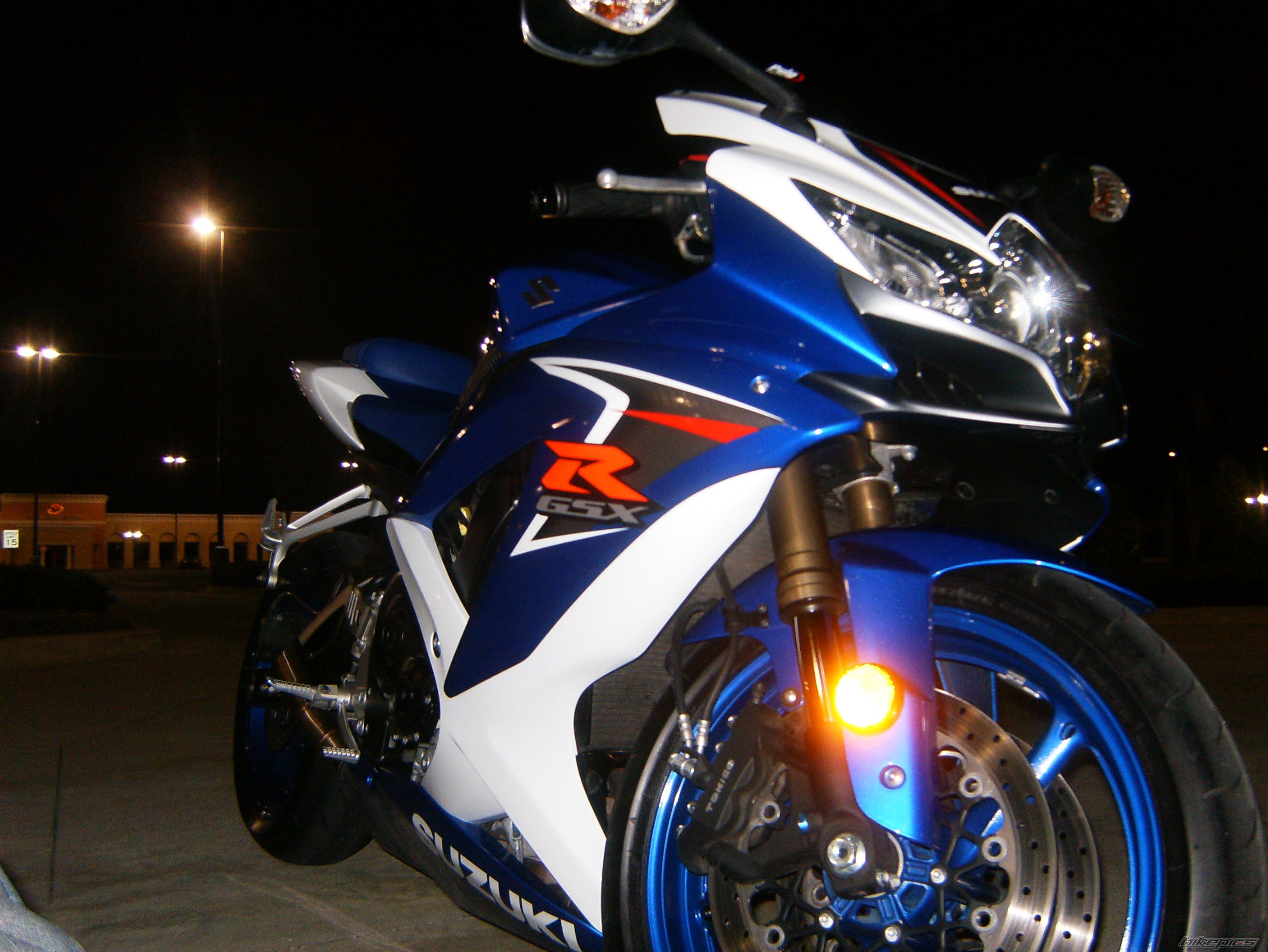 Photo 1587743