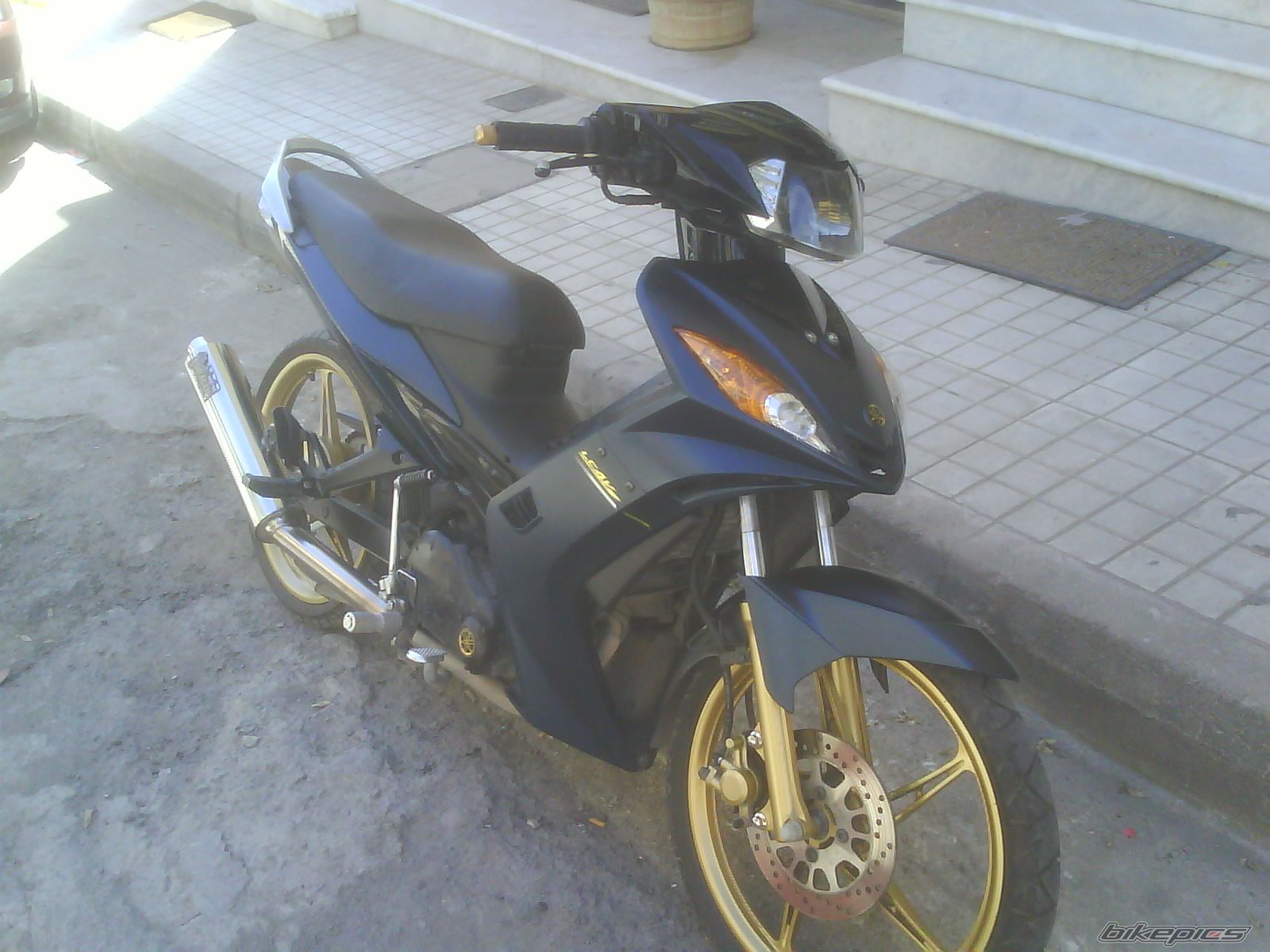 Photo 1587818