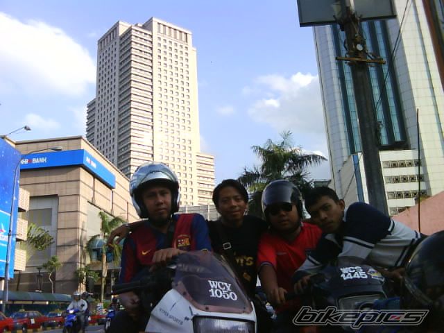 Photo 1588043
