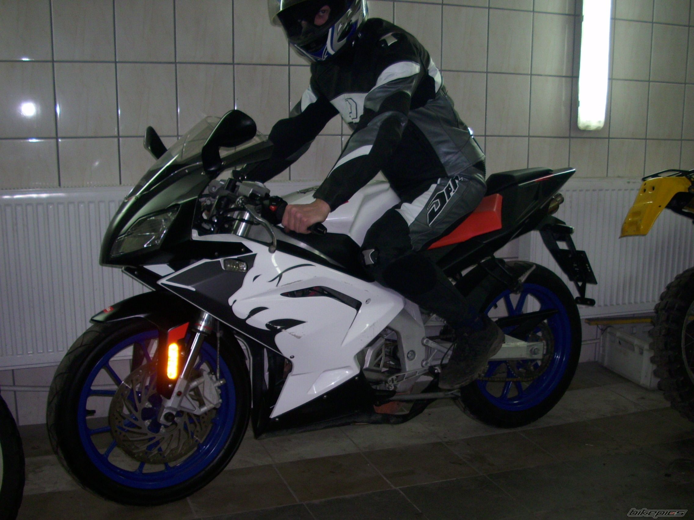 Bike Photo 1588452