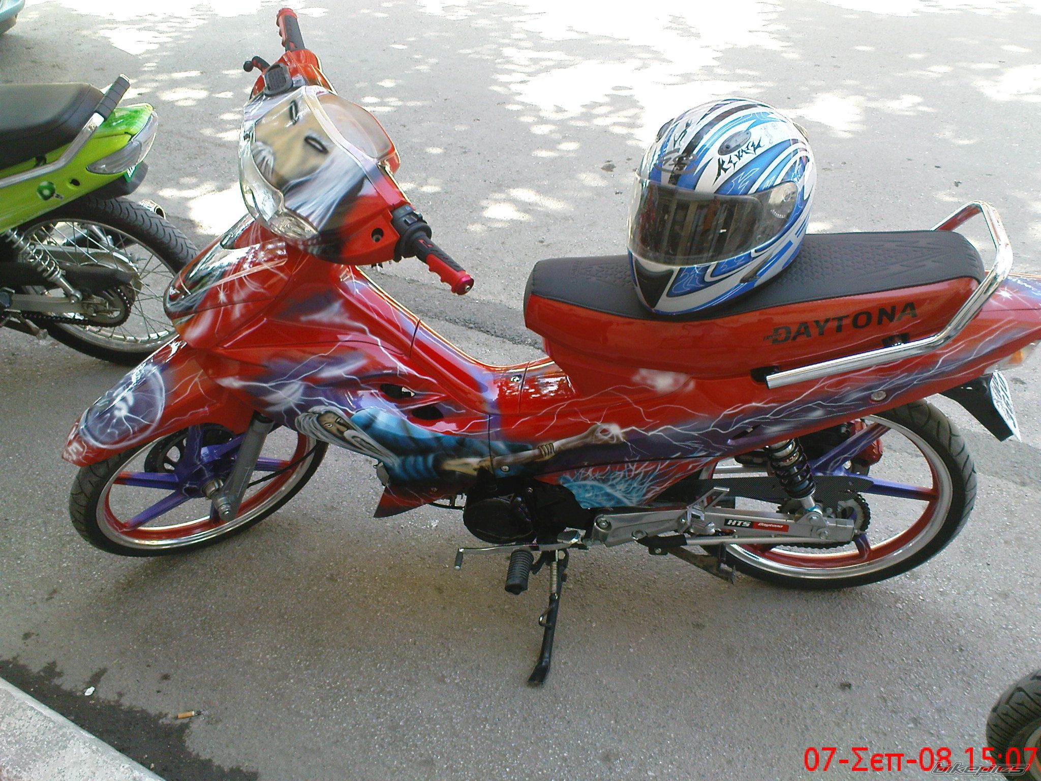 Photo 1590693