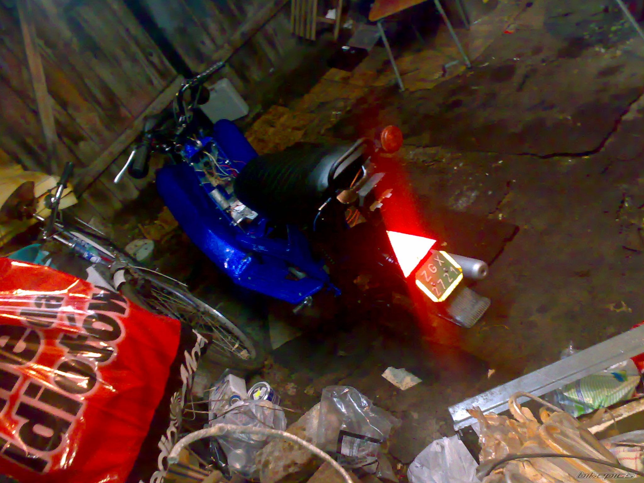 Photo 1591696
