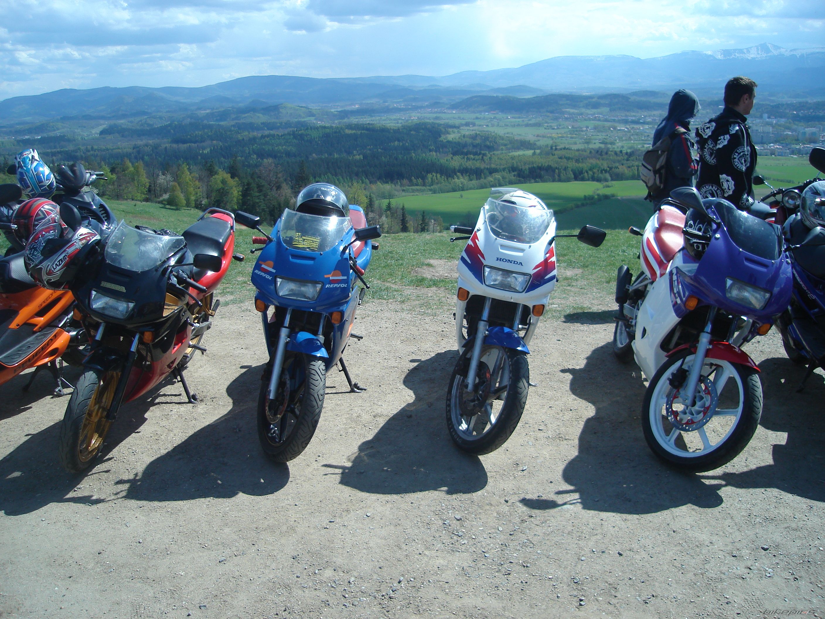 Photo 1591697