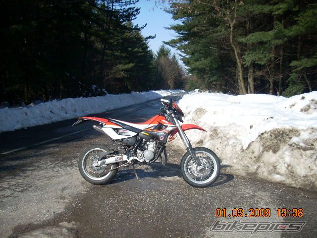 Photo 1592049