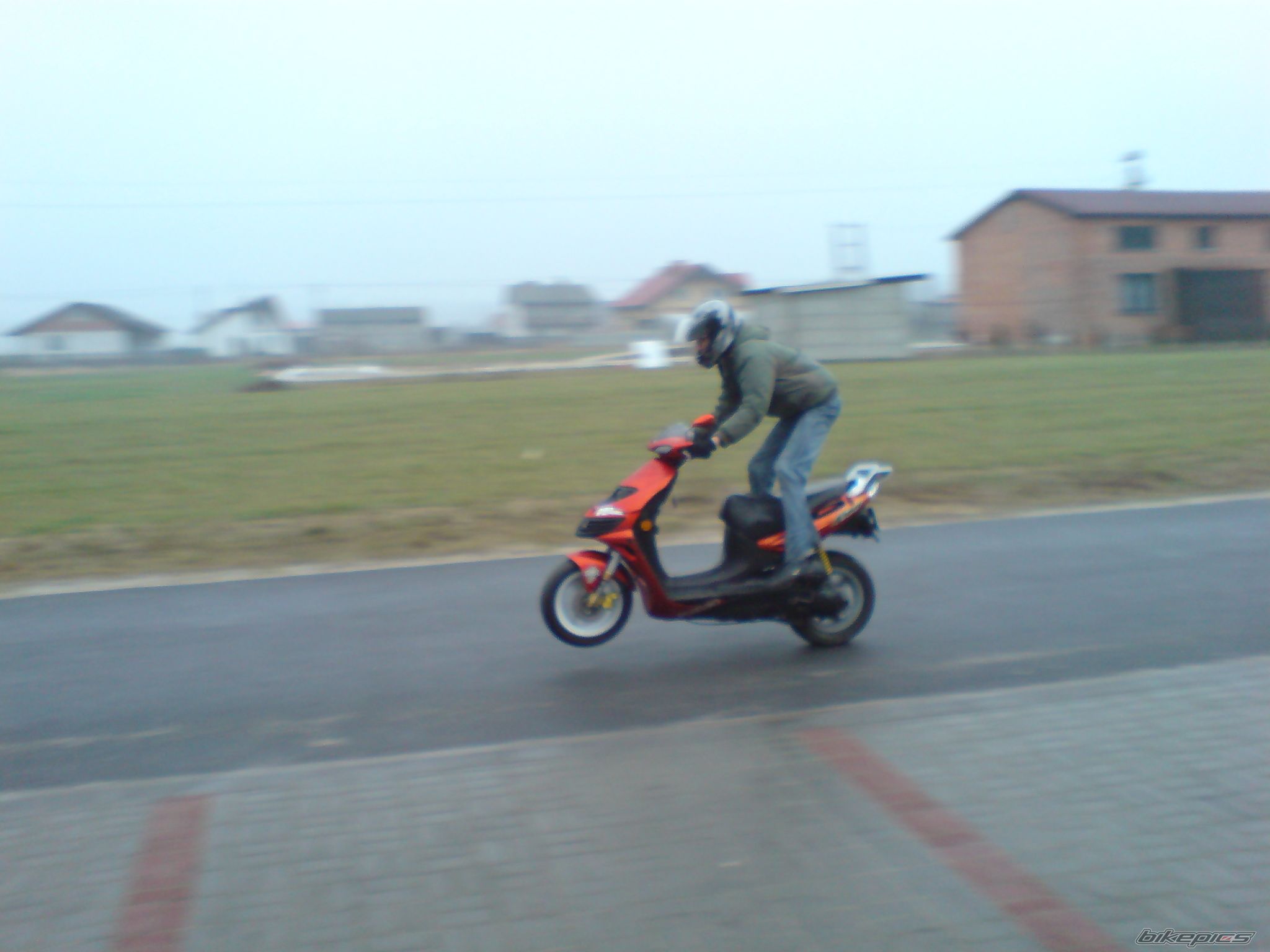 Photo 1592216