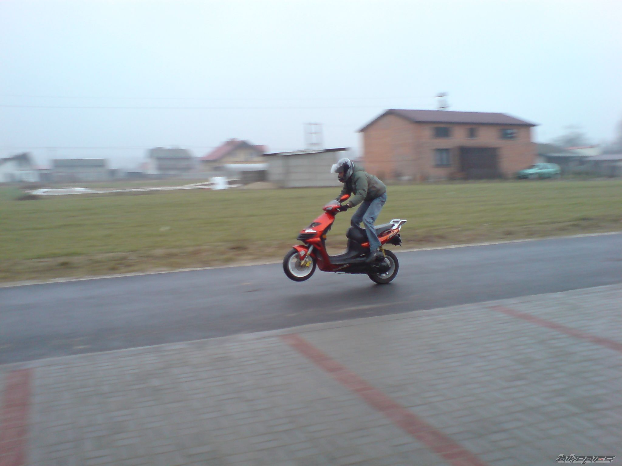 Photo 1592236