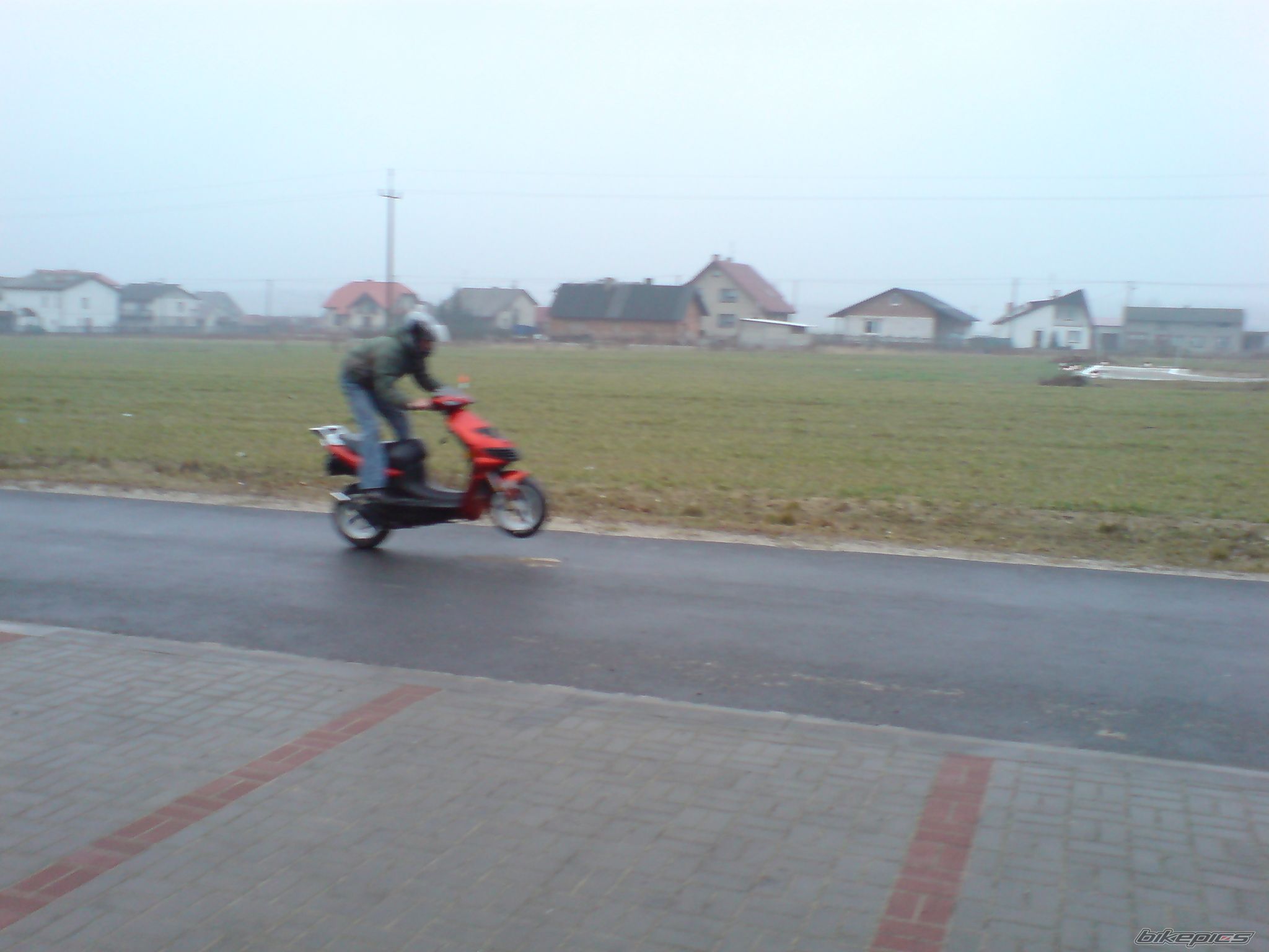 Photo 1592245