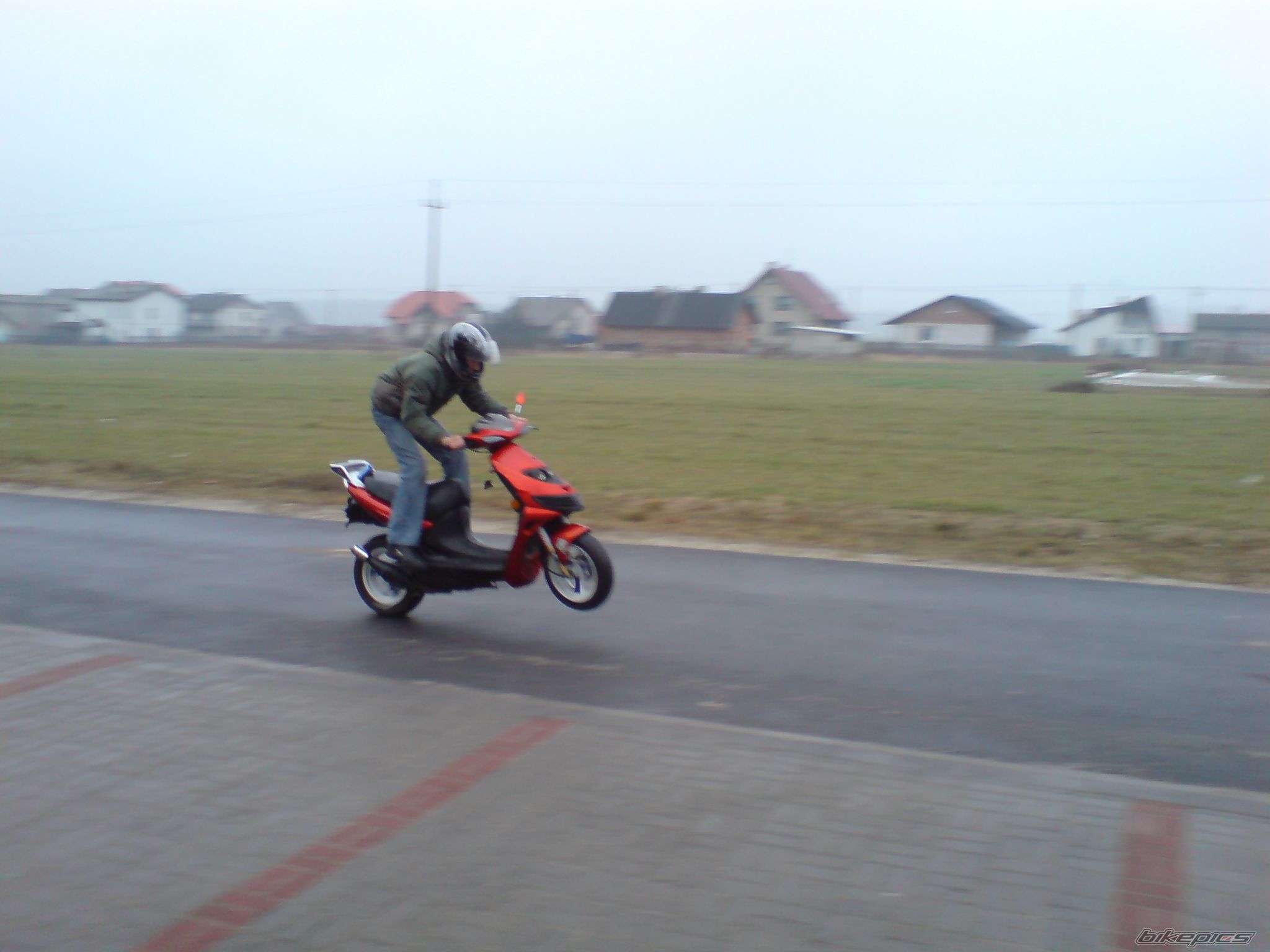 Photo 1592248