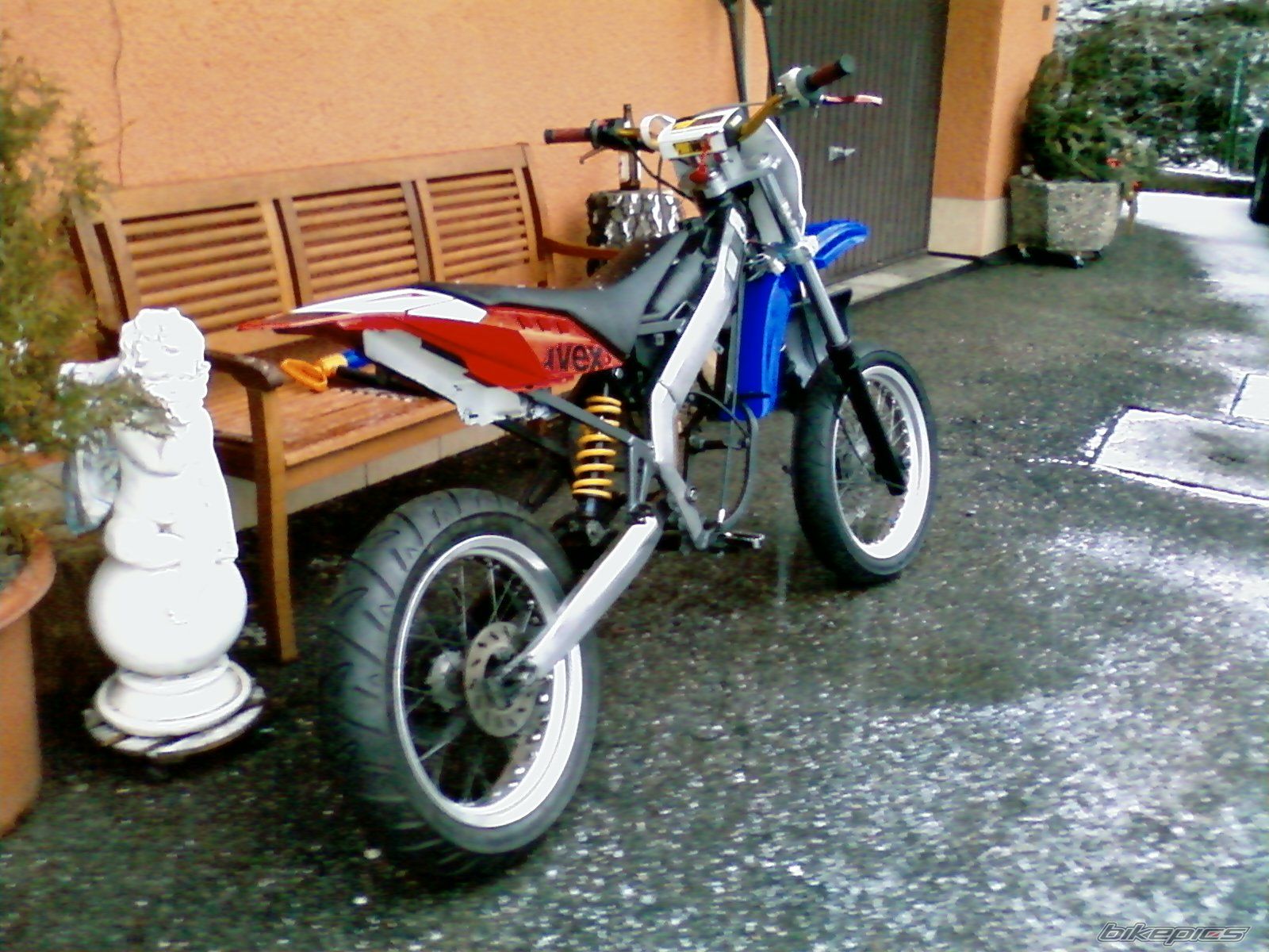 Photo 1592249