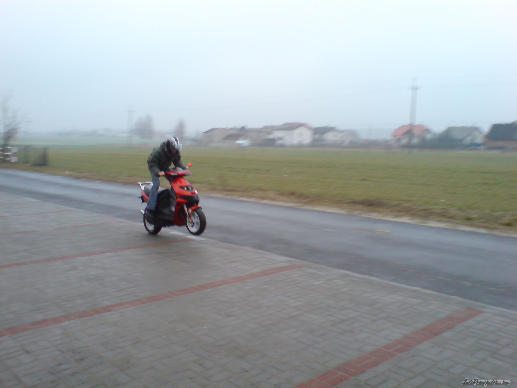 Photo 1592255