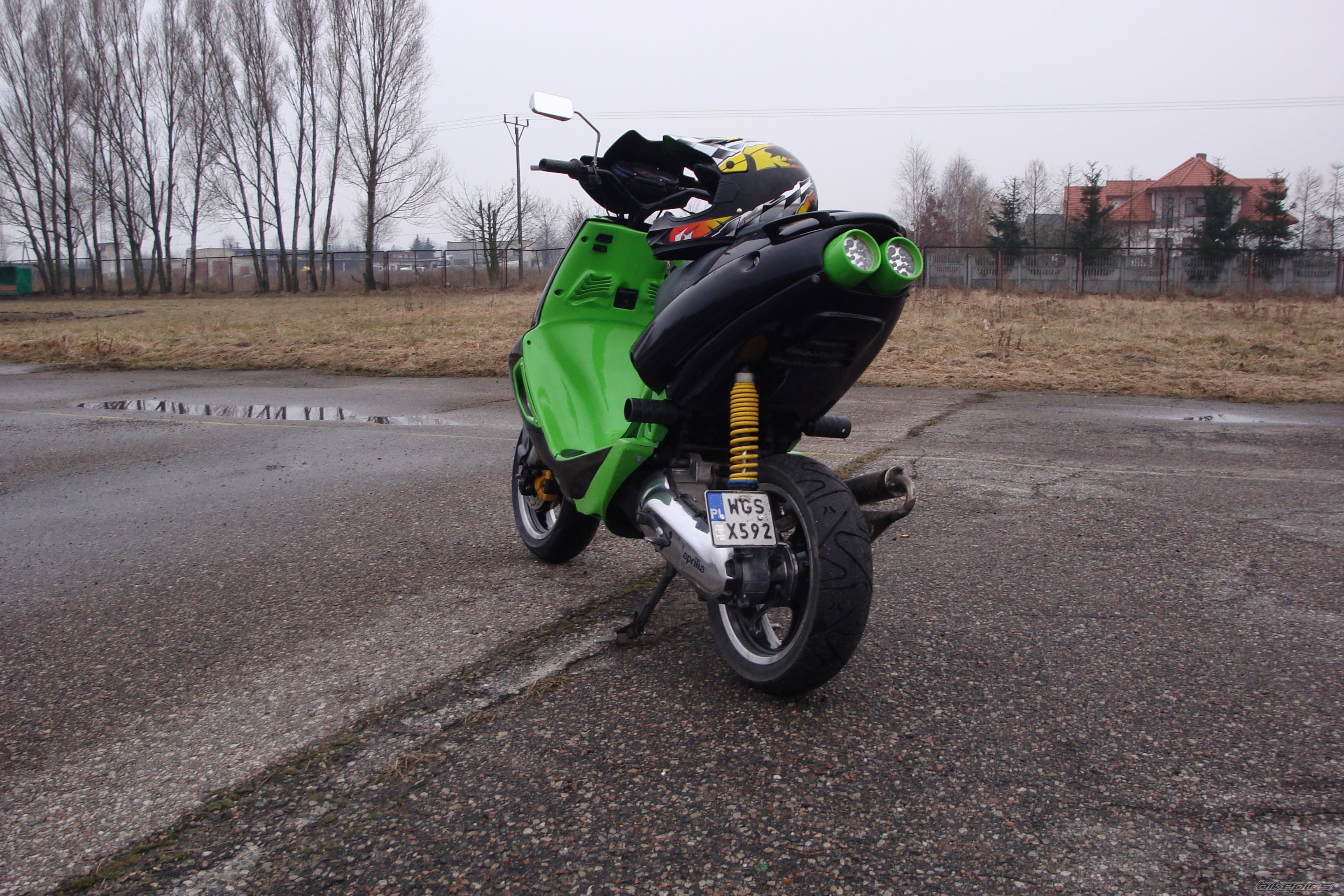 Photo 1592337