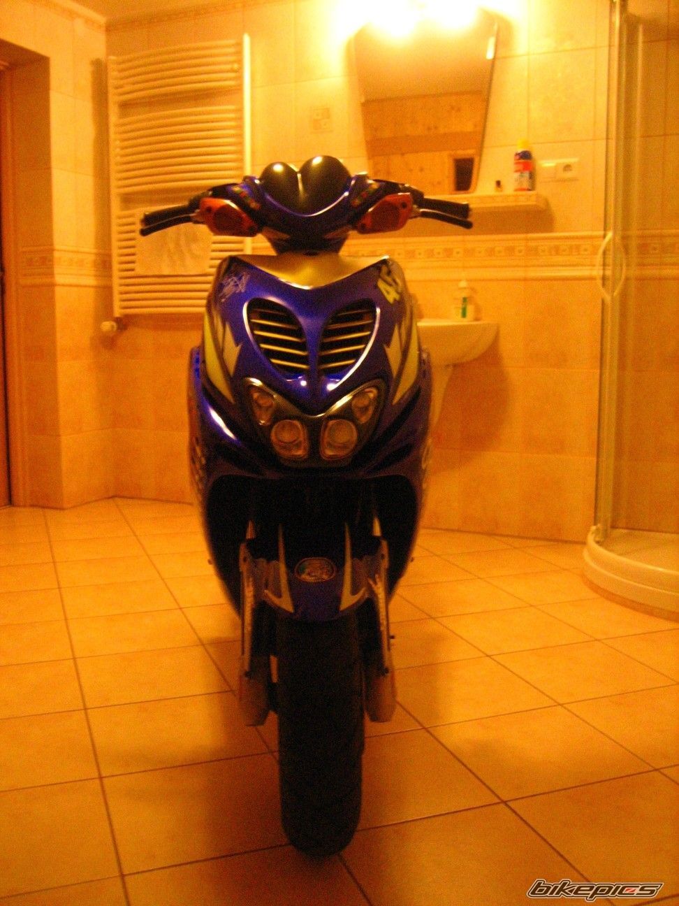 Photo 1592530