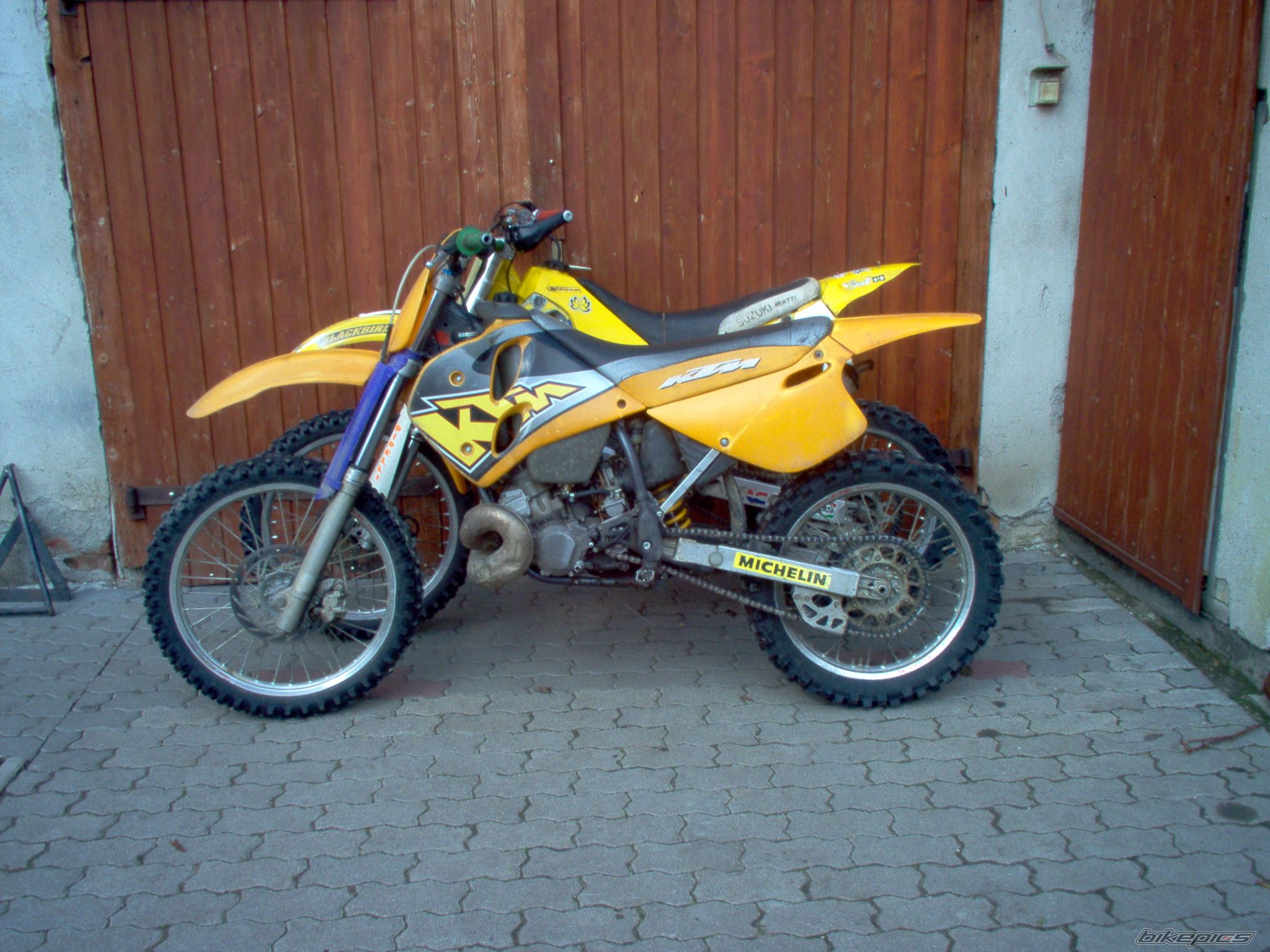 Photo 1593045
