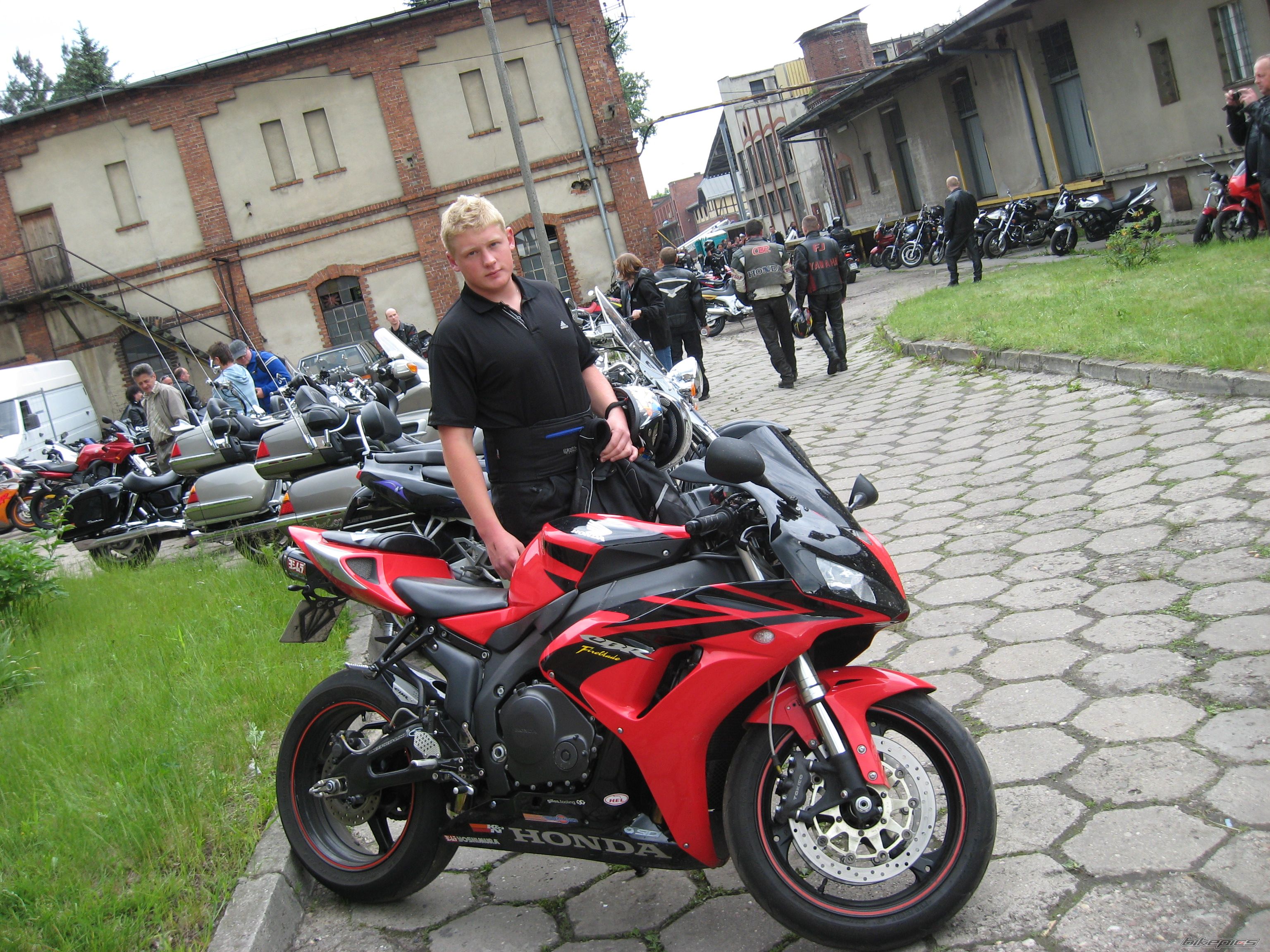 Photo 1593173